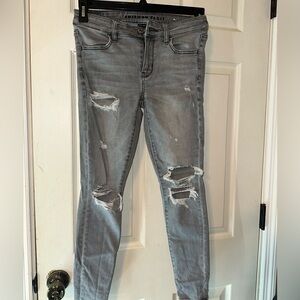 American Eagle Outfitters Women's Light Gray Ripped Skinny Jeans